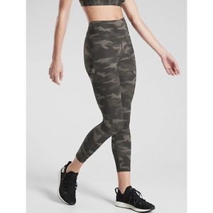 Athleta Women's Teens Ultimate 7/8 Tight Olive Camo Size XXSP With Side Pockets